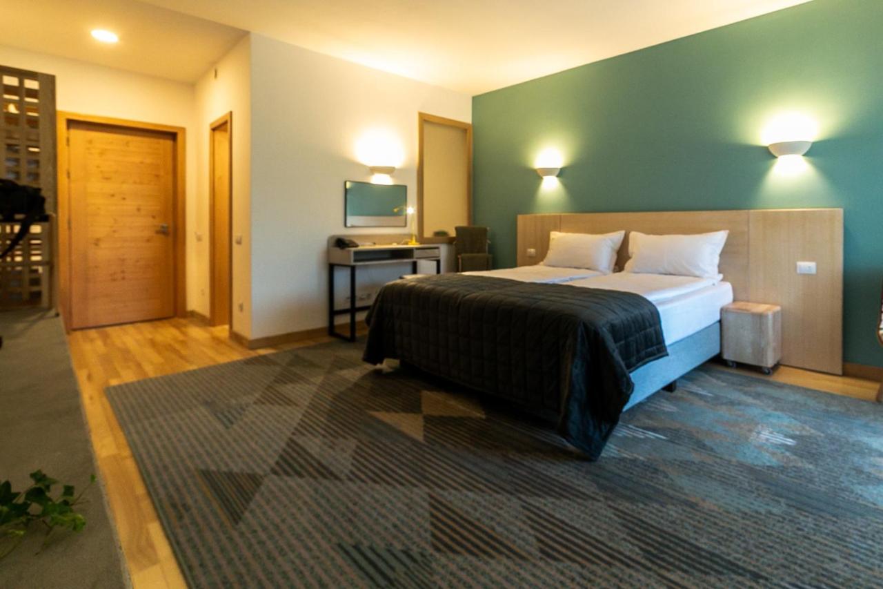 Cuibul De Lemn Hotell Rîşnov Exteriör bild