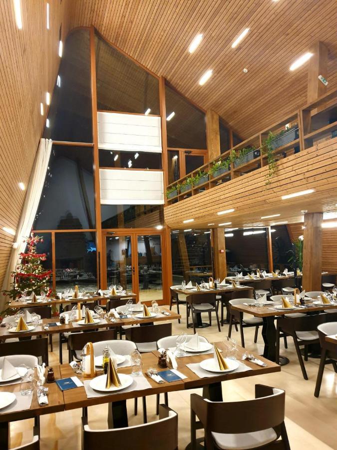 Cuibul De Lemn Hotell Rîşnov Exteriör bild