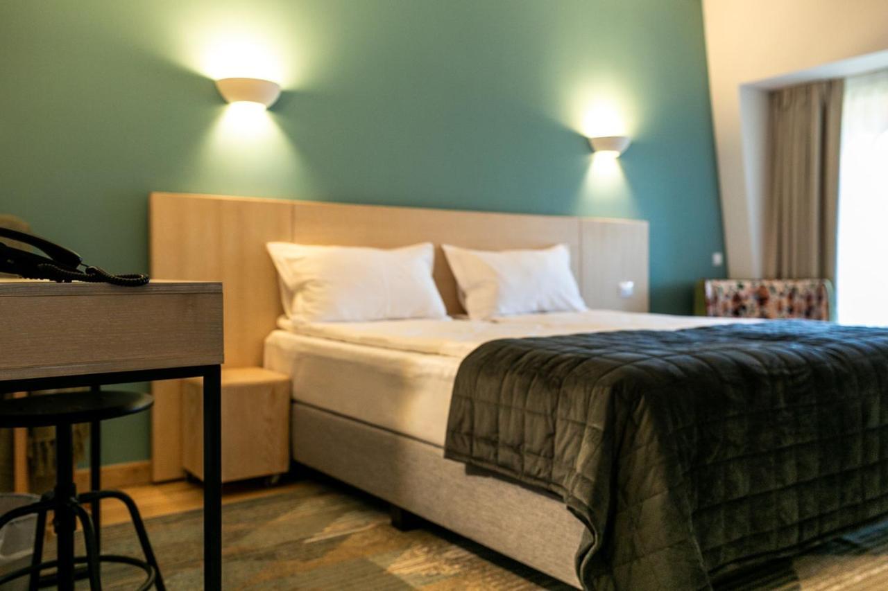 Cuibul De Lemn Hotell Rîşnov Exteriör bild