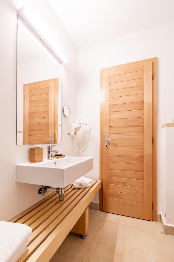 Cuibul De Lemn Hotell Rîşnov Exteriör bild