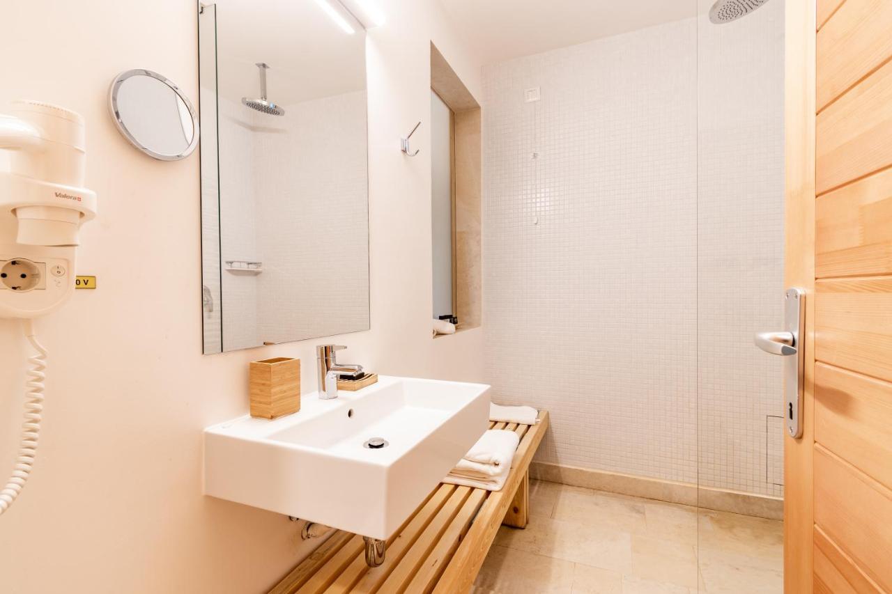 Cuibul De Lemn Hotell Rîşnov Exteriör bild
