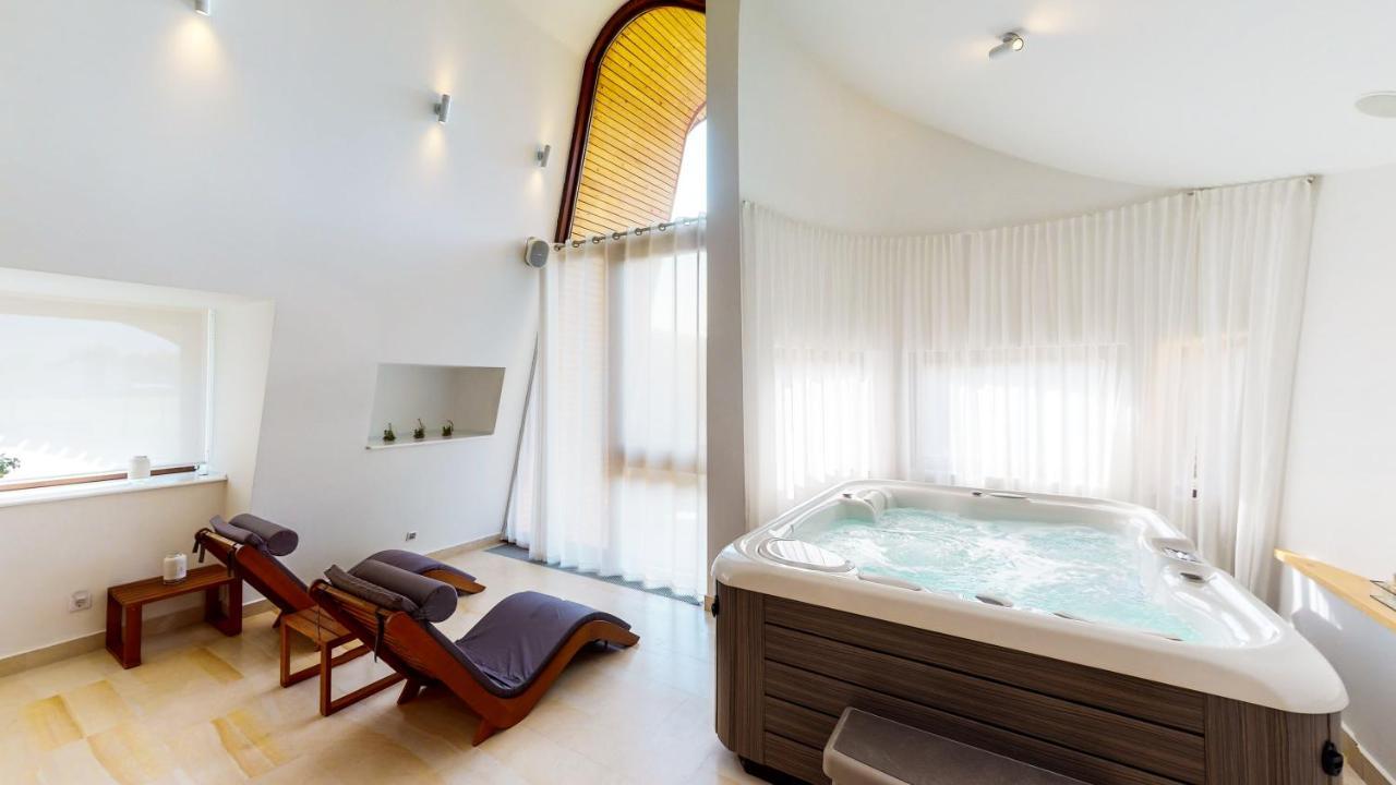 Cuibul De Lemn Hotell Rîşnov Exteriör bild