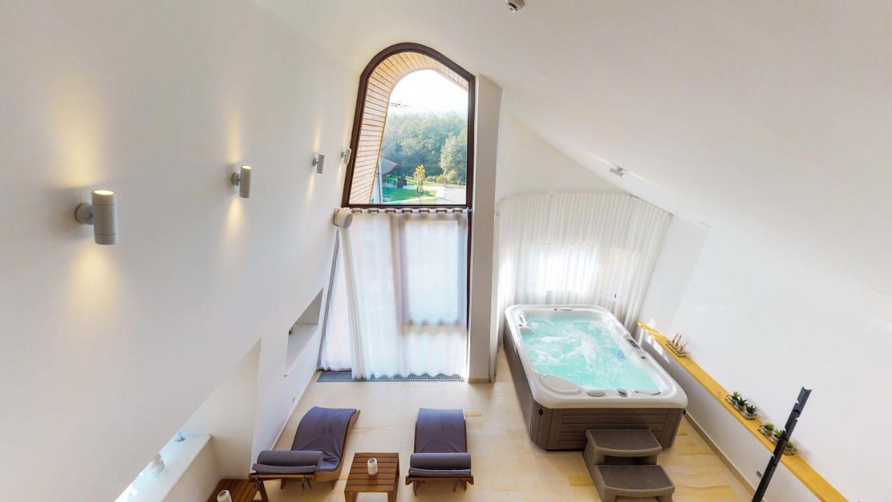 Cuibul De Lemn Hotell Rîşnov Exteriör bild