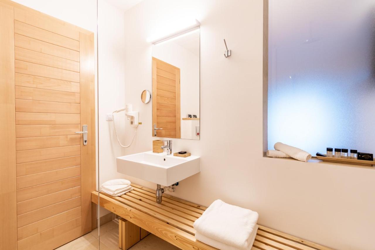 Cuibul De Lemn Hotell Rîşnov Exteriör bild